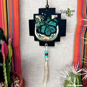 Aztec Shape Tassel Butterfly Horseshoe