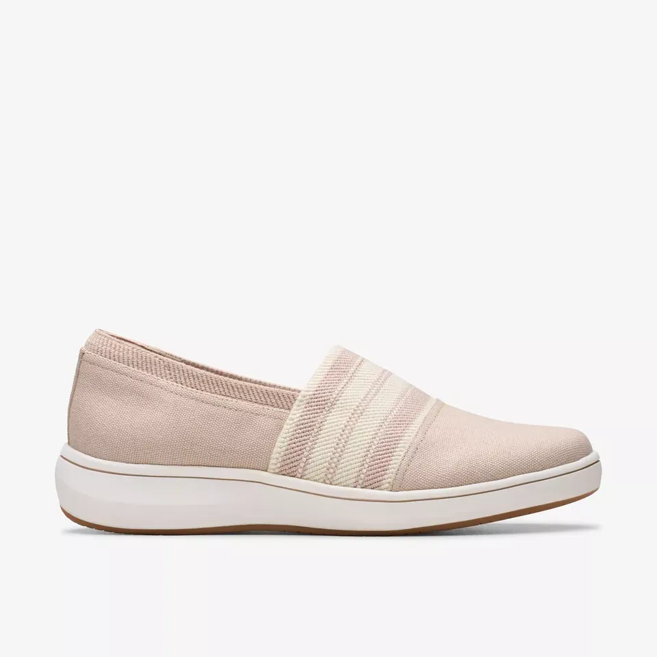 Clarks Women's BreezeSky Mist Sand 26181587