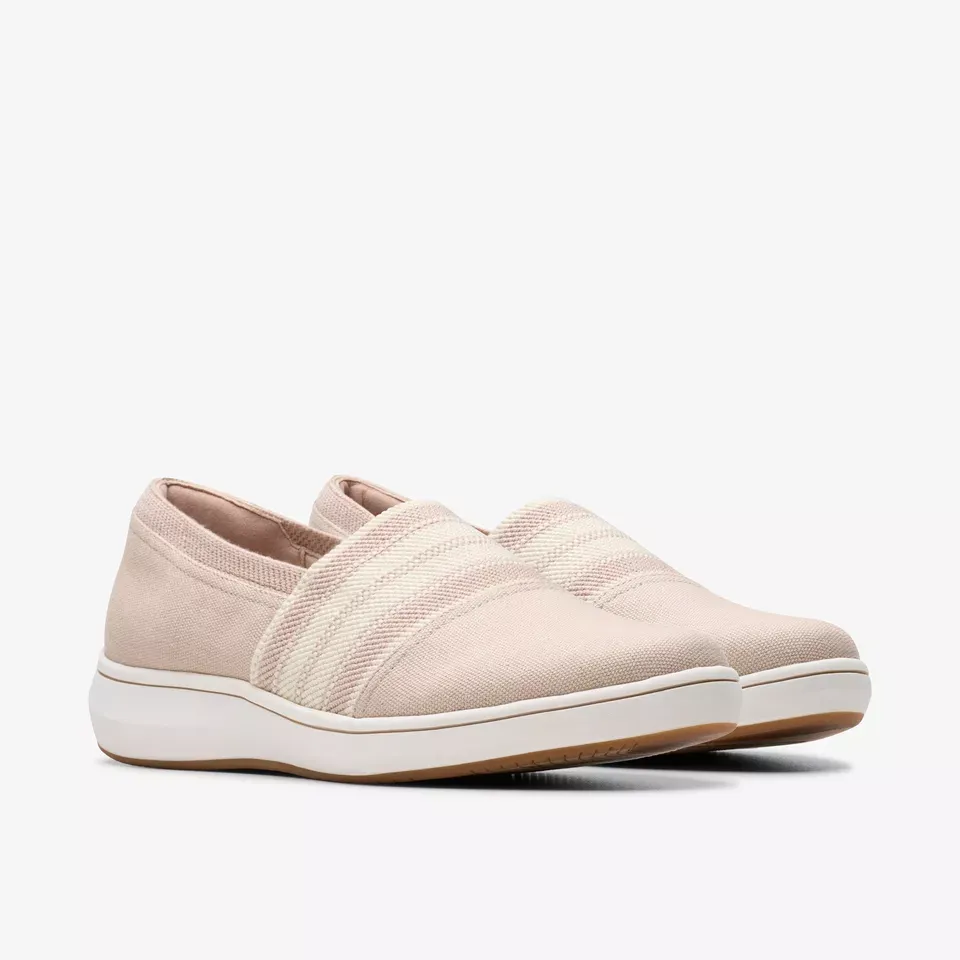 Clarks Women's BreezeSky Mist Sand 26181587