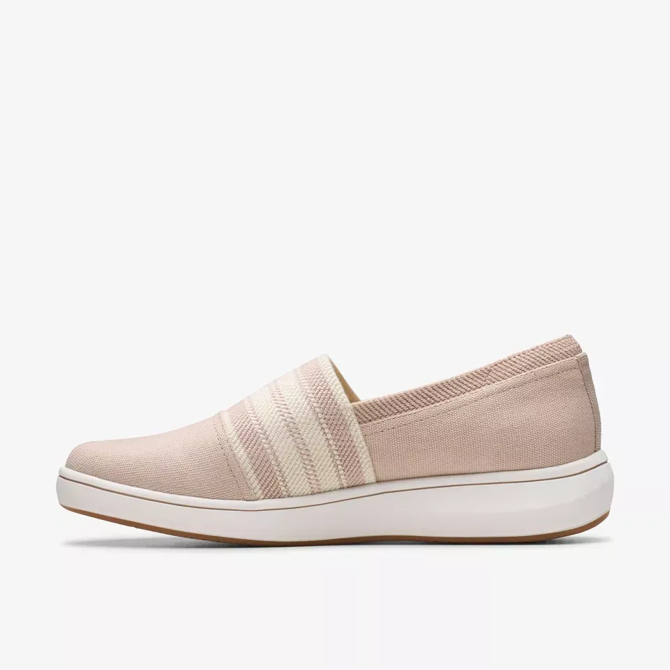 Clarks Women's BreezeSky Mist Sand 26181587