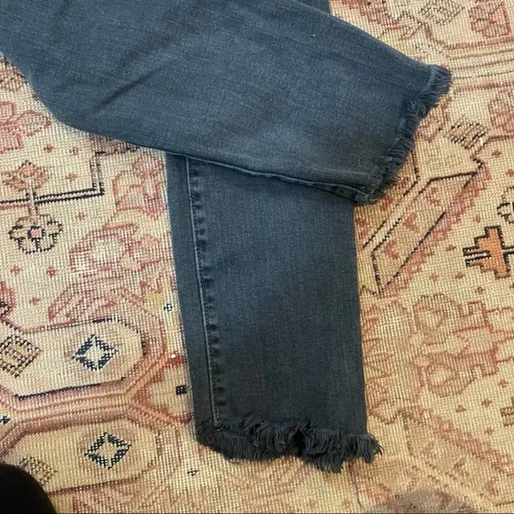 Levi’s 724 high rise straight size 24