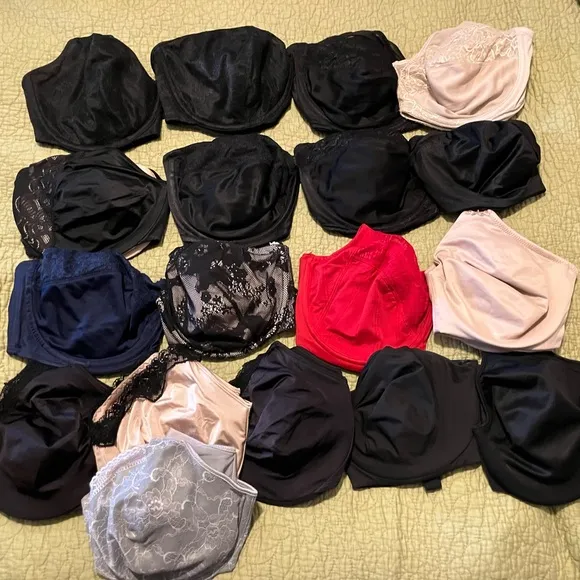 Lot of 18 Bali &amp; Lilyette bras.Good condition to new.