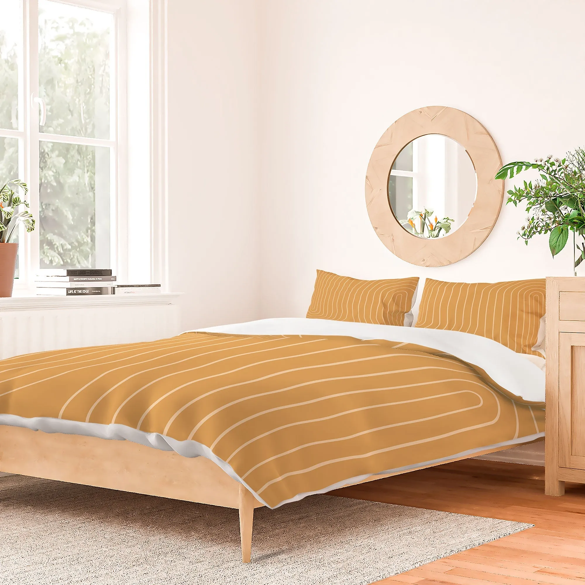 MINIMAL LINE CURVATURE ORANGE DUVET / COMFORTER