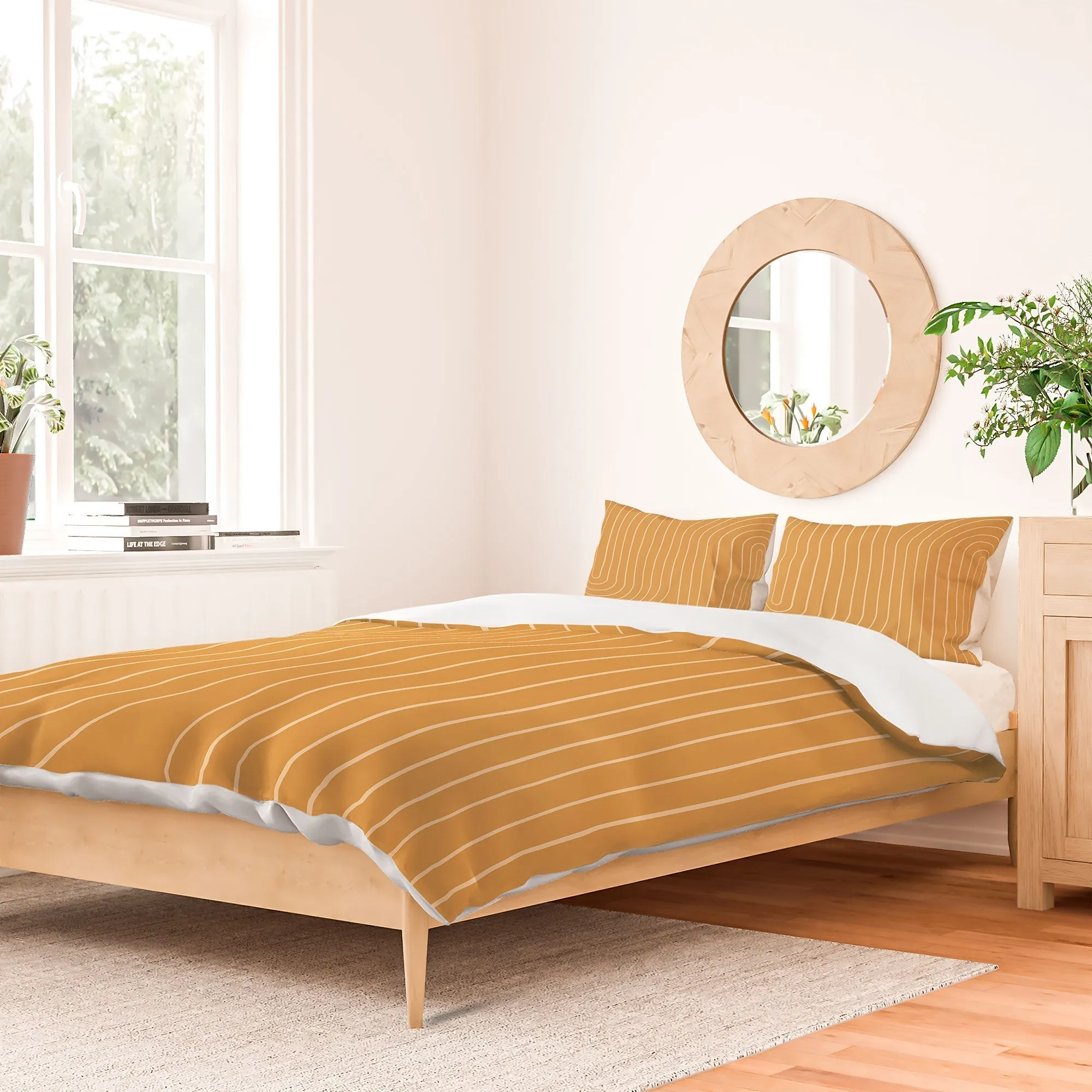 MINIMAL LINE CURVATURE ORANGE DUVET / COMFORTER
