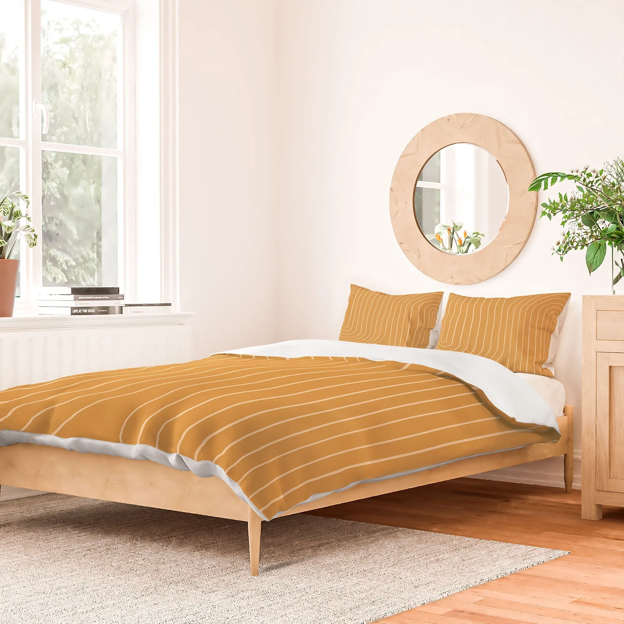MINIMAL LINE CURVATURE ORANGE DUVET / COMFORTER