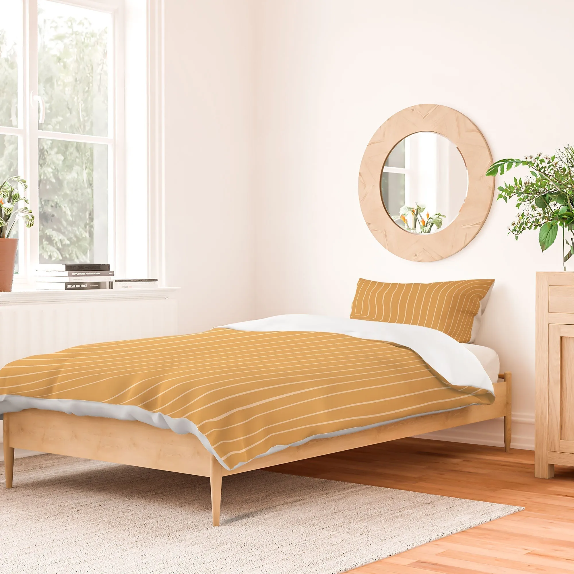 MINIMAL LINE CURVATURE ORANGE DUVET / COMFORTER