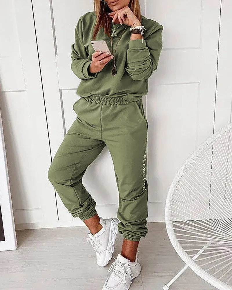 Minimalist Solid Color Pullover and Jogger Two-Piece Tracksuit