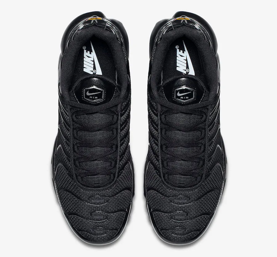 NIKE AIR MAX PLUS x TRIPLE BLACK