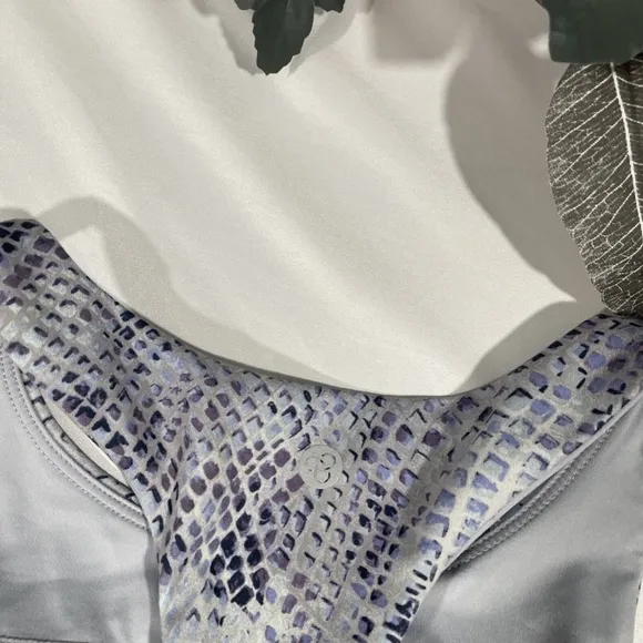 NWT Zella [‎ Medium ] Live In Racerback Bra in Blue Celestial Serpent Print