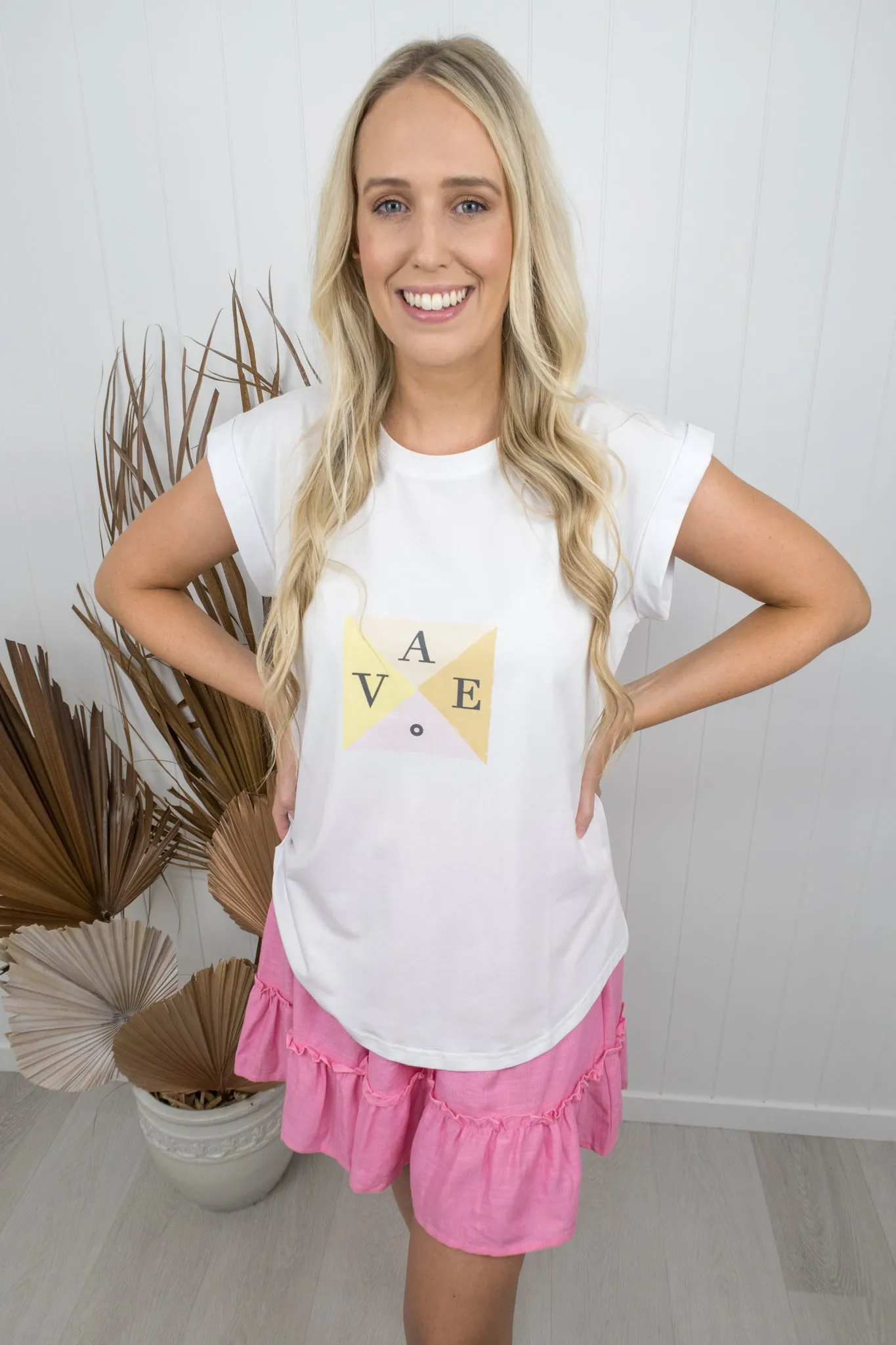 Sara Tee- White