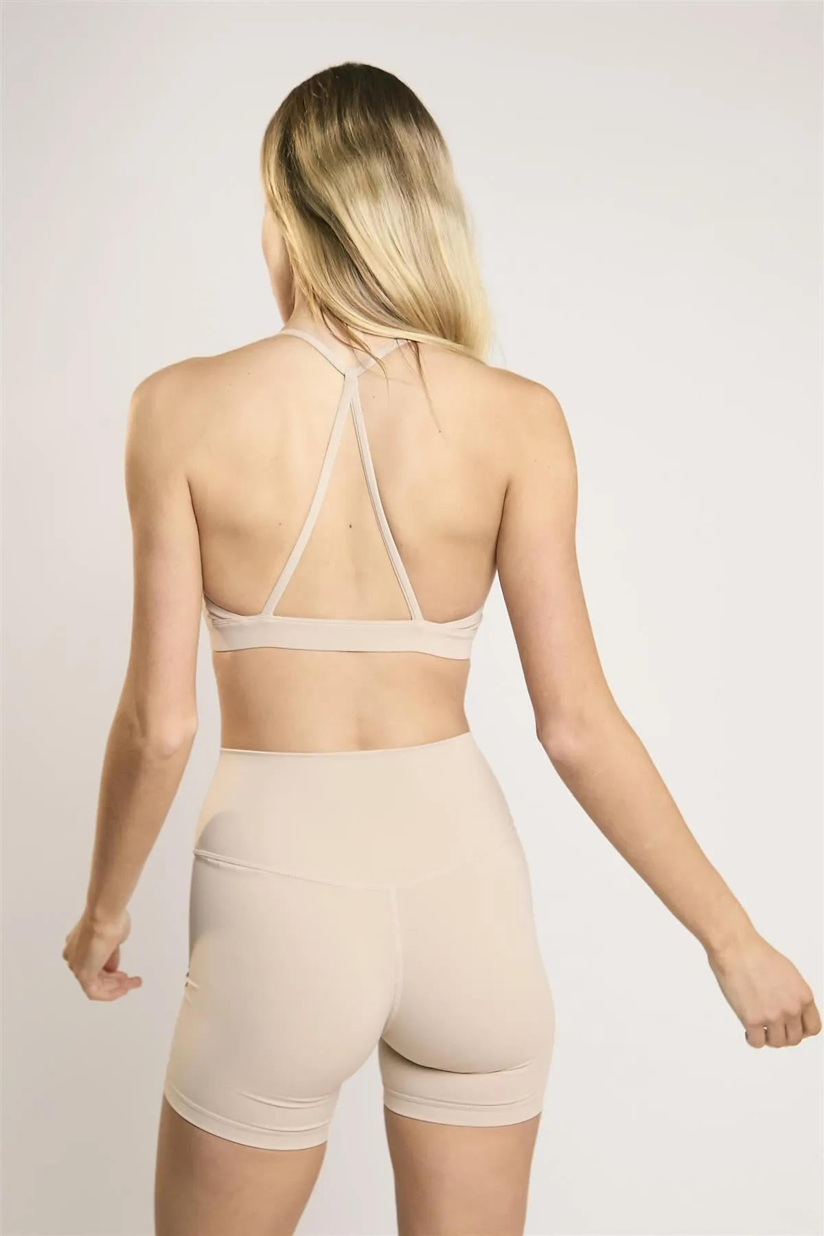 Signature Sand Seamless Shorts