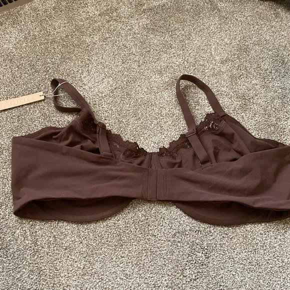 Skims Fits Everybody Lace UNLINED SCOOP BRA