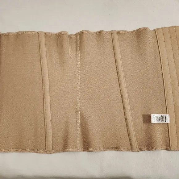 SKIMS Waist Trainer Size Medium Clay Waist Cincher