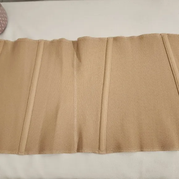 SKIMS Waist Trainer Size Medium Clay Waist Cincher
