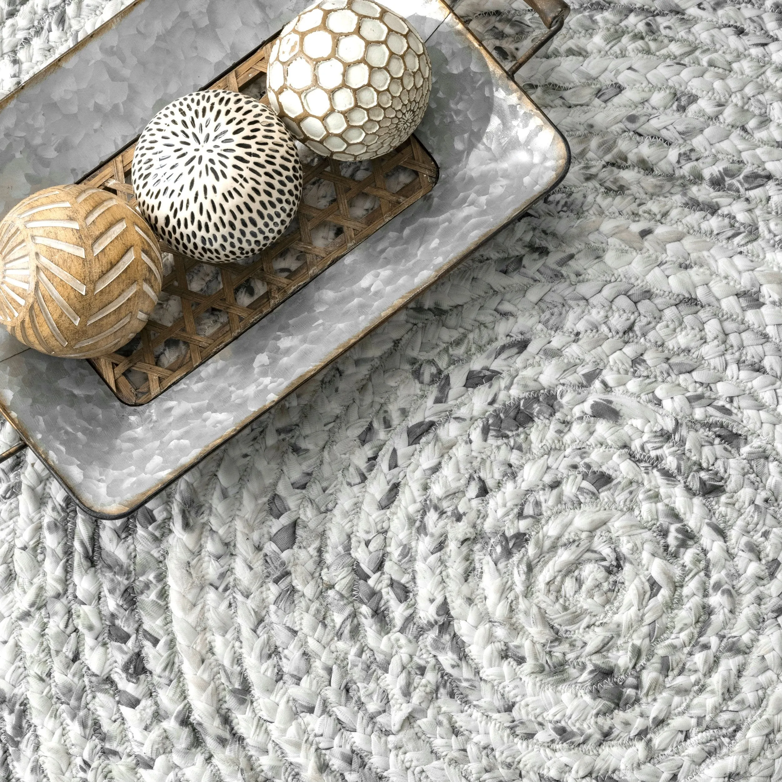 STRIPED FLATWEAVE ROUND